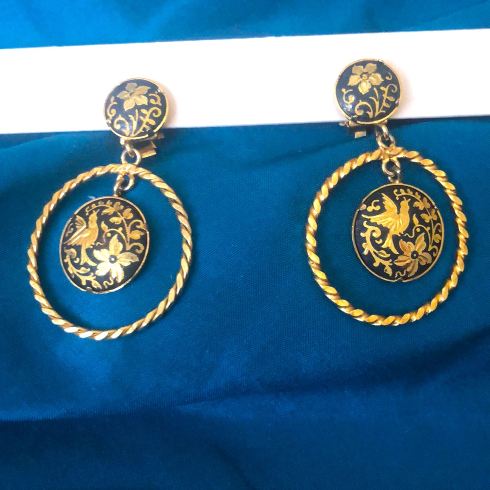 Gold & black with floral/bird design earring